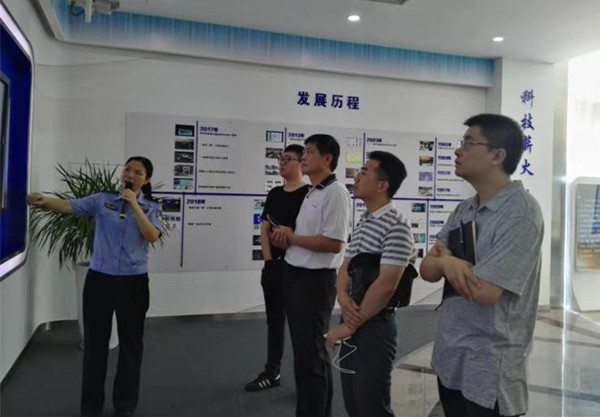 湯曉安1_副本.jpg 湯曉安1_副本.jpg